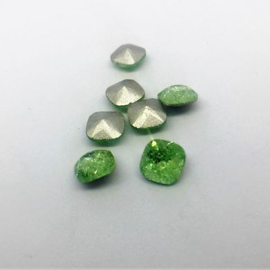 Камінь з підложкою. Зелений. 6х6 мм, 37135, В наявності, 19